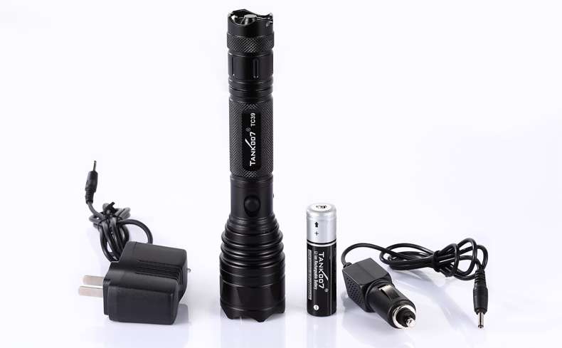 強光手電筒批發(fā)廠家 強光手電筒批發(fā)廠家